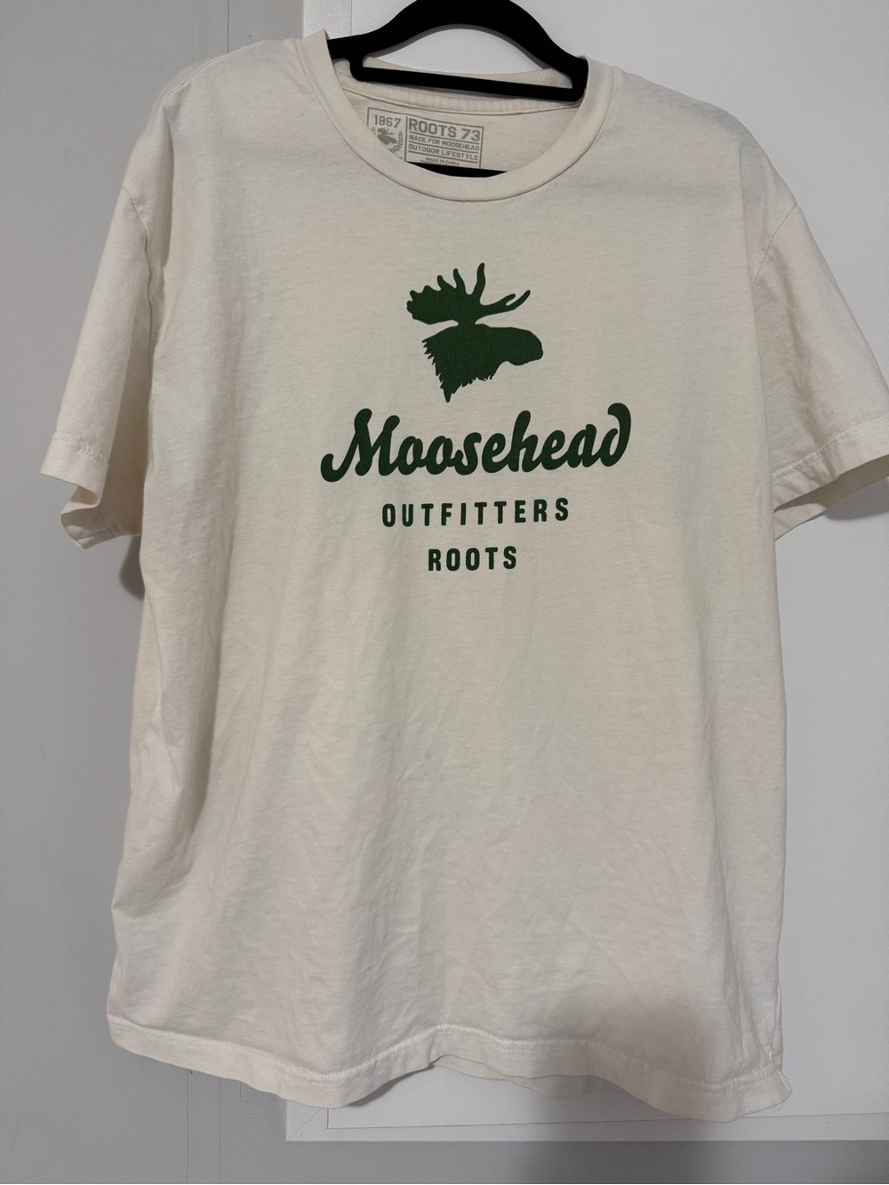 240. Roots Moosehead Cotton Outfitters Men's Off White T-Shirt Vintage Style